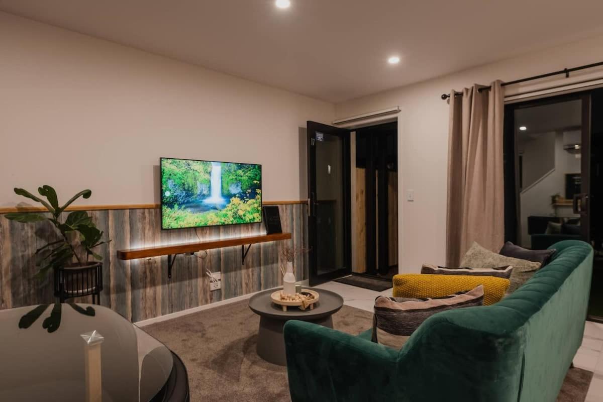 Casino Luxury Suite City Centre - Sleeps 5 Крайстчърч Екстериор снимка