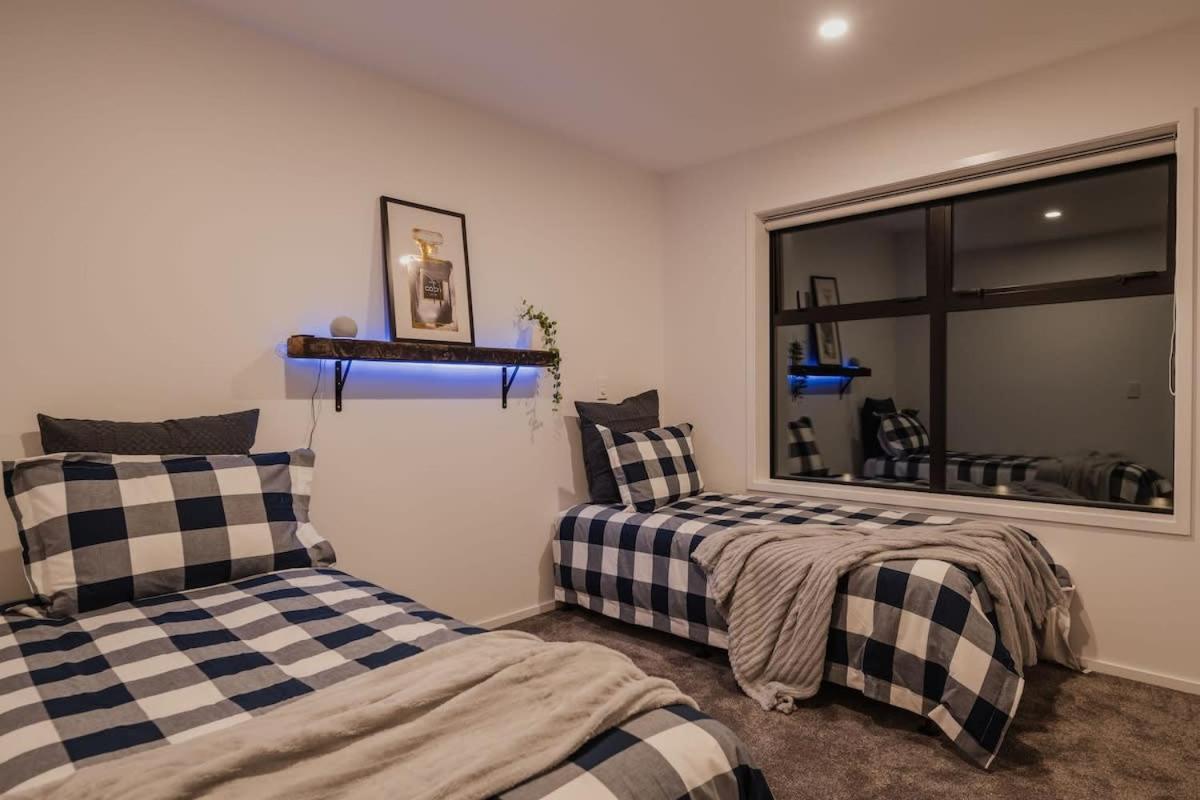 Casino Luxury Suite City Centre - Sleeps 5 Крайстчърч Екстериор снимка